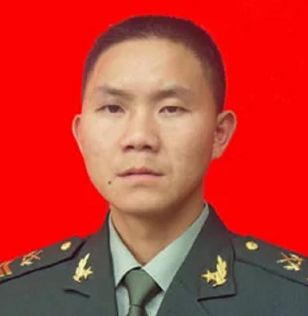 2001年2月11日，从成都开往武昌的K148次列车上，76名穿着打扮像农民工一