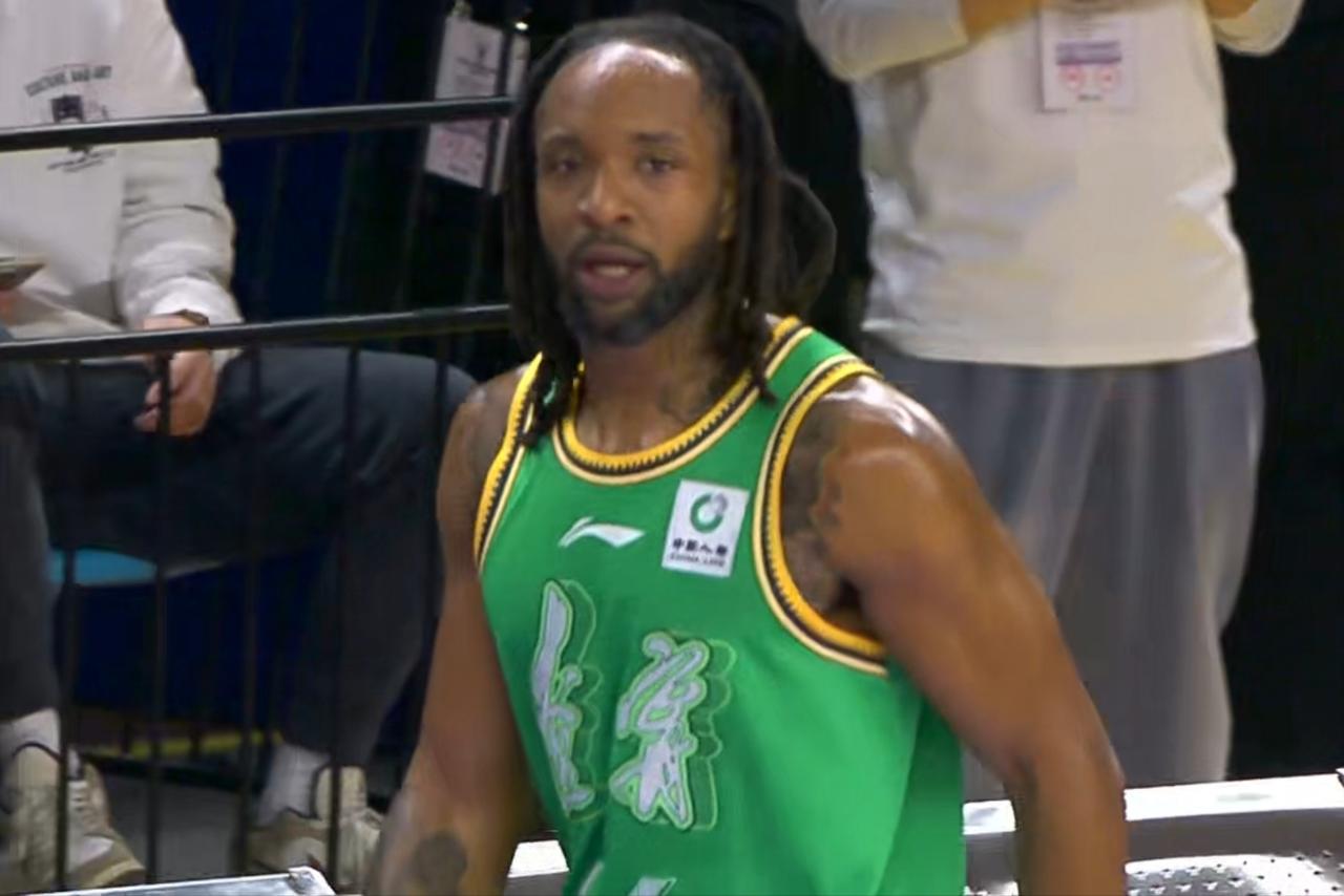 CBA俱乐部杯辽宁73：84负于了广州，被淘汰出局。辽宁输球的直接原因就一个，失