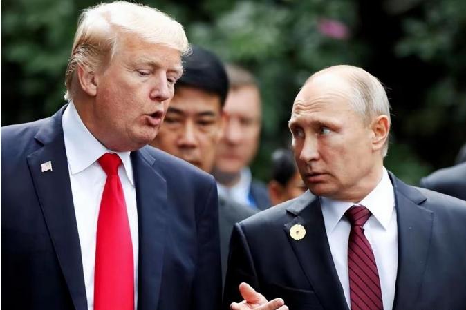 战争要开始了？特朗普这次没再遮掩。美军轰炸机在加勒比海演练。航母也开到了