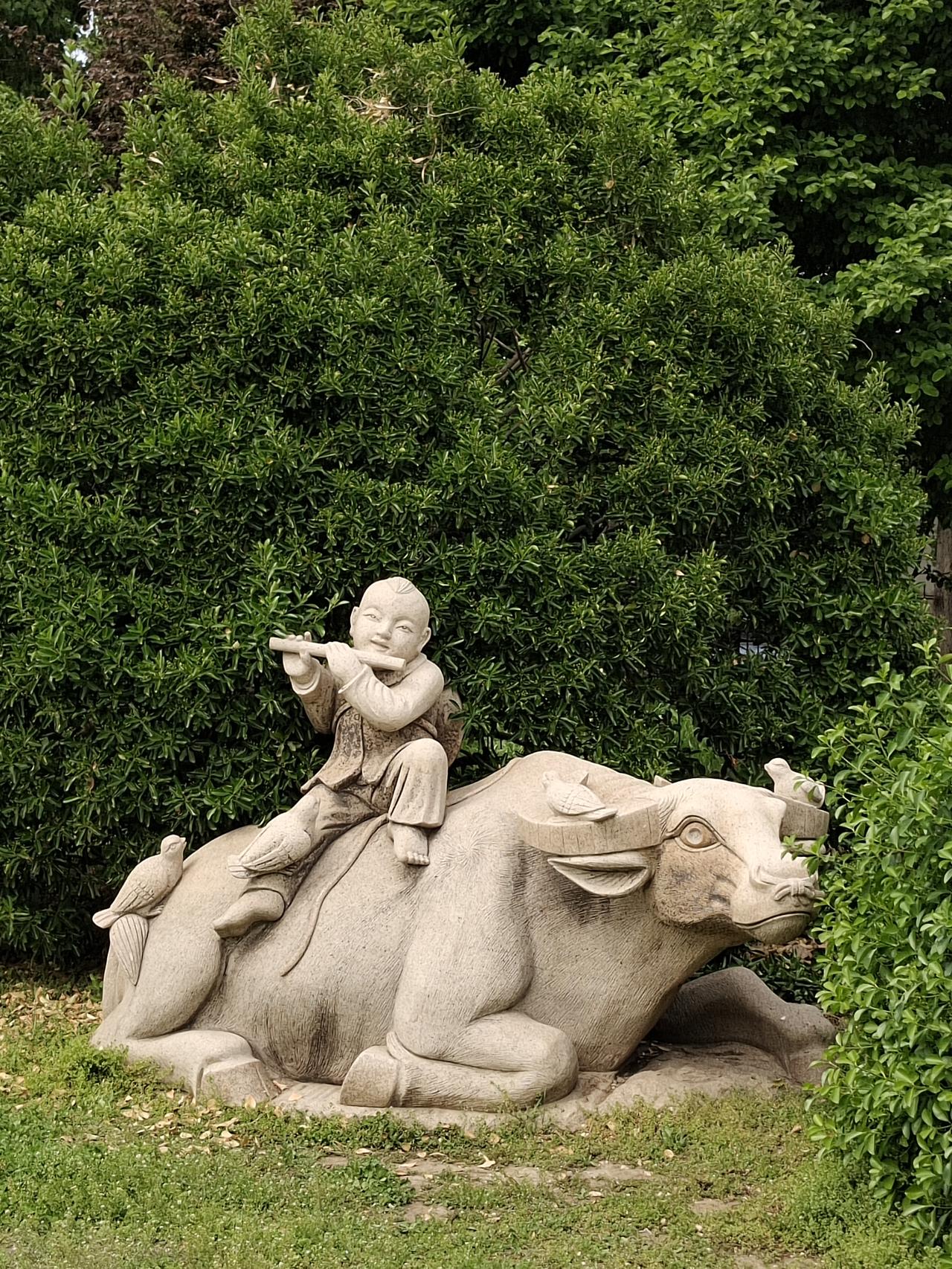 我姐姐今天打电话给我，说她的几笔定期存款到期了，有一个去年四月份就到期了，她当时