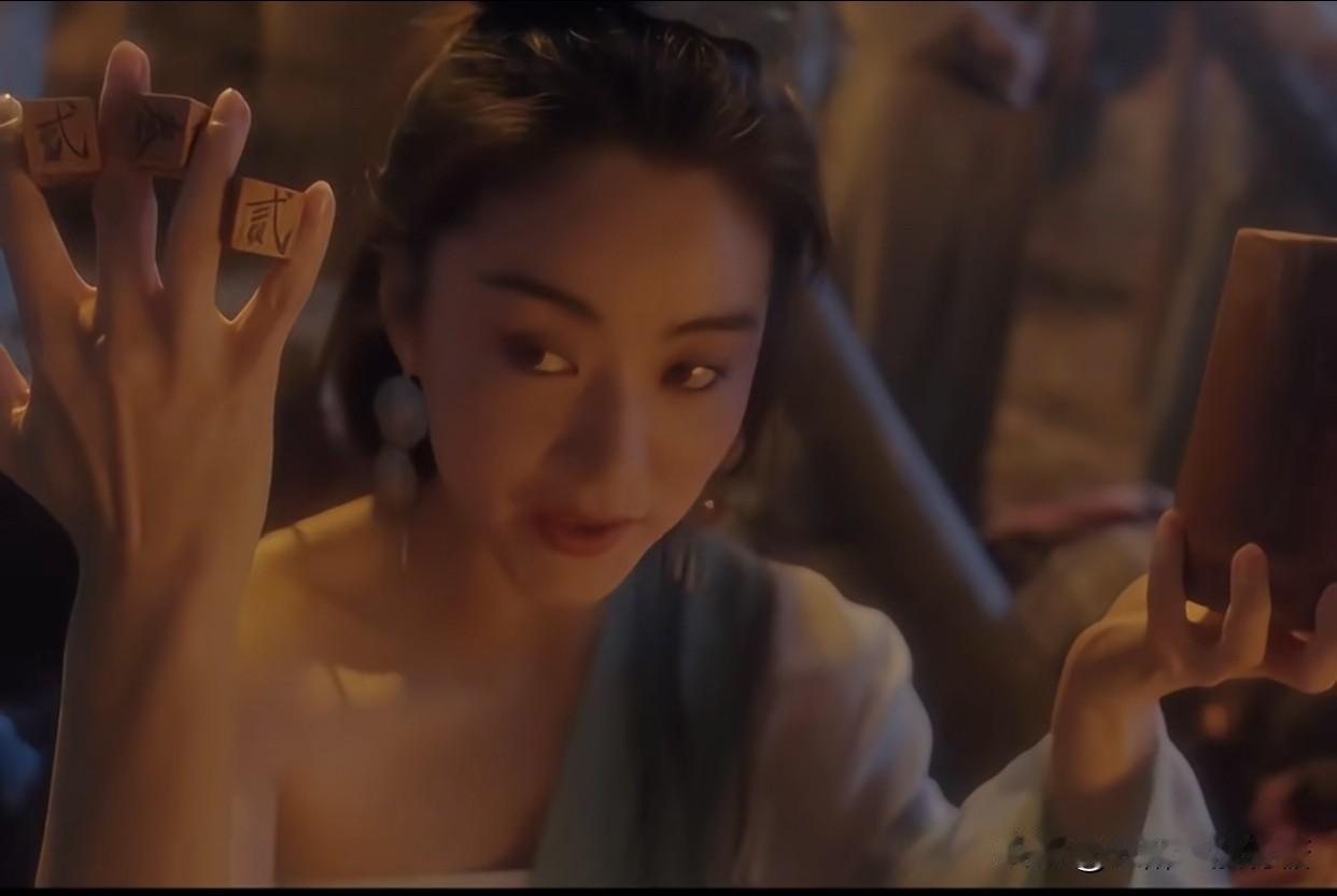 林青霞那些“看着简单”的动作，真能坑惨手残党！看《东方不败之风云再起》时，她