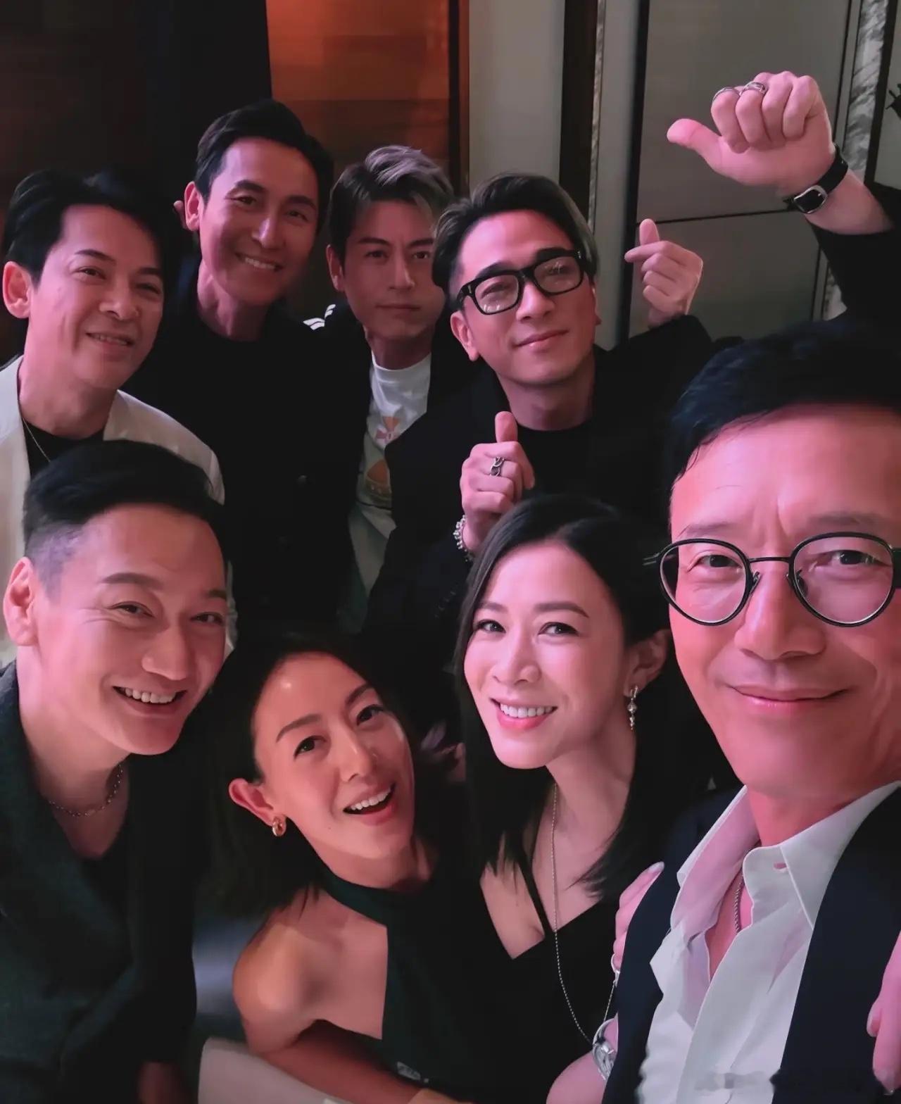 佘诗曼和一众TVB老友私下聚会！第一眼扫过去直接恍惚，还以为梦回千禧年TVB的热