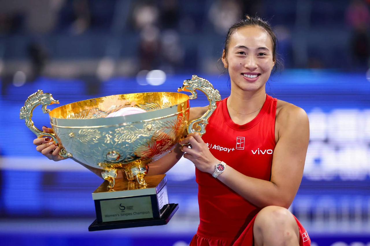郑钦文回来了！涅槃重生的故事从九月开始！9月份开始，只输过世界第一，24岁开始，