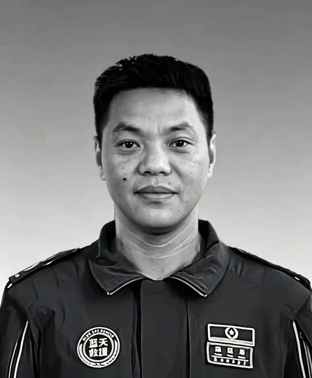 这下真是悲惨，为了搜寻一个比利时人，最后还搭上了一个蓝天救援队的资深搜救队员。4