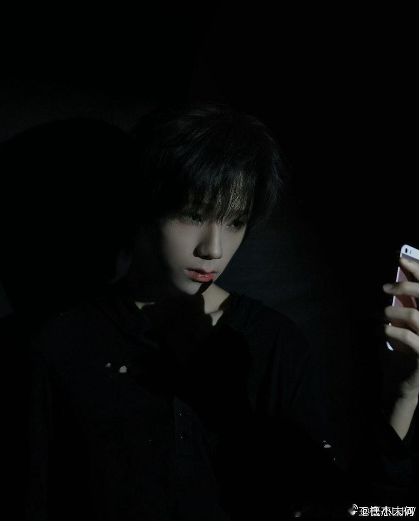#橹穆##王橹杰穆祉丞同款拍照手机#果果们，这个糖最好不要吃了[抱抱][抱抱]​