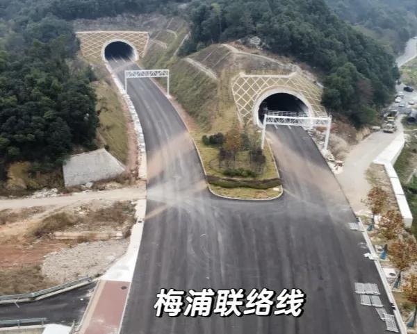 作为连接长沙梅溪湖、含浦与洋湖片区的“黄金通道”，梅浦联络线的建设进度一直备受关