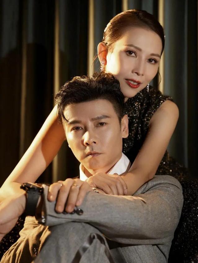 当年刘銮雄当着张晋的面直说："你老婆跟了我六年"，全场一下子安静了，所有人都等着