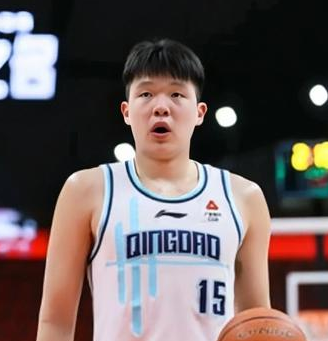杨瀚森给开拓者留下的印象还不错！据开拓者队记VictorSun透露，杨瀚森在试