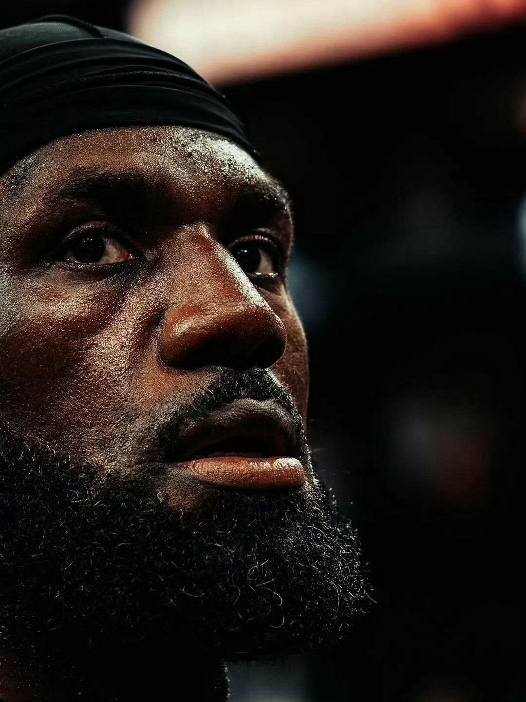 雅虎记者DamienPeters：勒布朗·詹姆斯是NBA历史征战赛季最多的球员