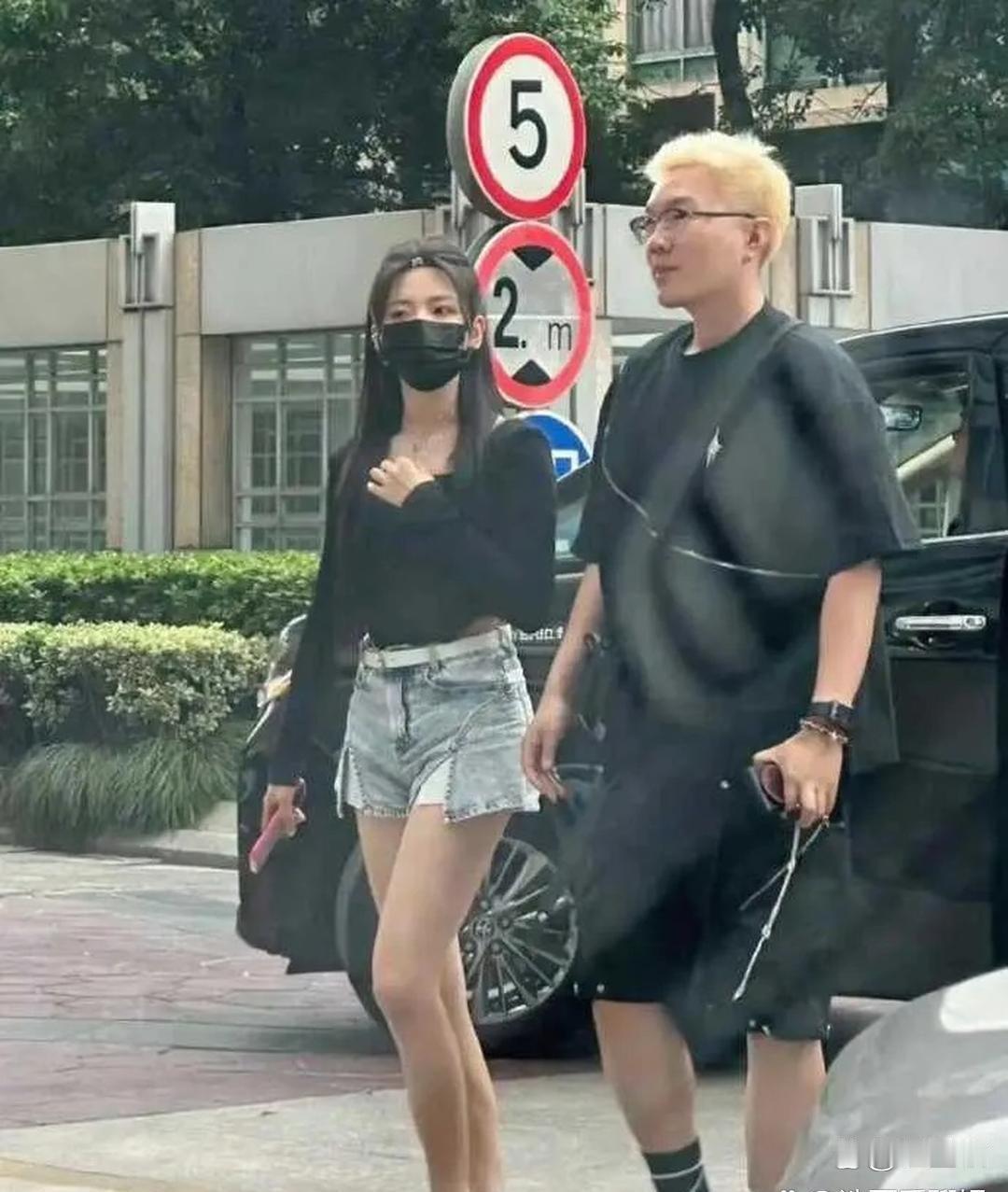 杨超越这身材比例，妥妥就是一个生图怪物