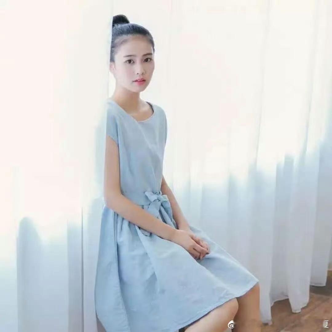 原来白鹿以前还当过淘宝模特，这个时期的她好青涩，不过跟现在差别不大，真是从小美到