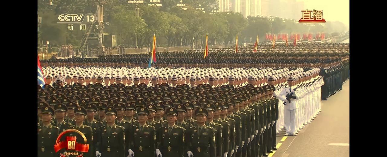 中国军队的整齐划一，所追求的可不仅仅是视觉效果，而是钢铁意志和绝对的秩序！他跟西