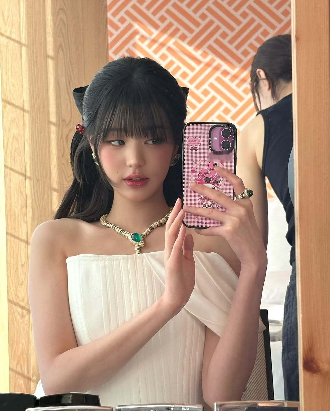 250918🫧ive张元英你看到宝格丽🐰是/否？🙈我引起你的注意了吗？