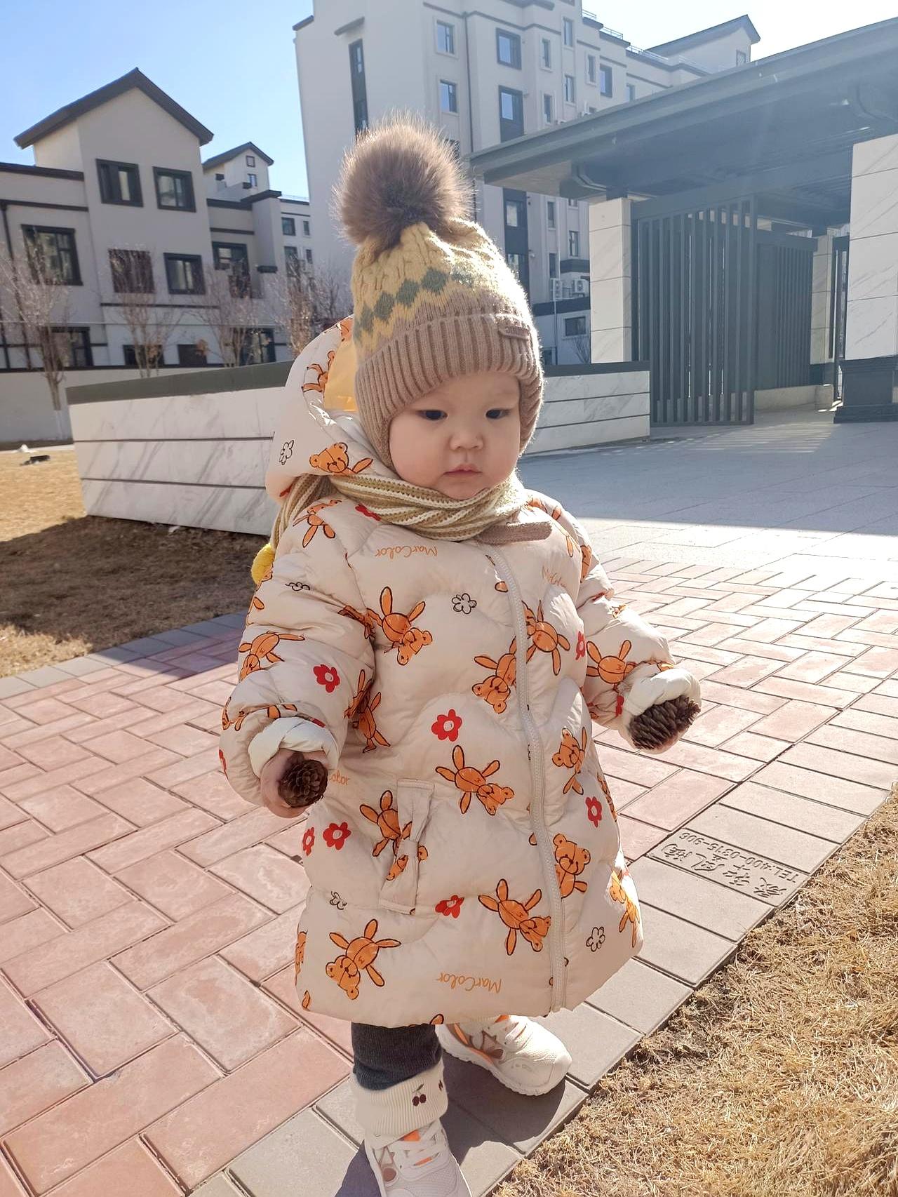 一个人带娃真那么难？孙女15个月了，之前都是和亲家母一起带，这周末她放假，我自