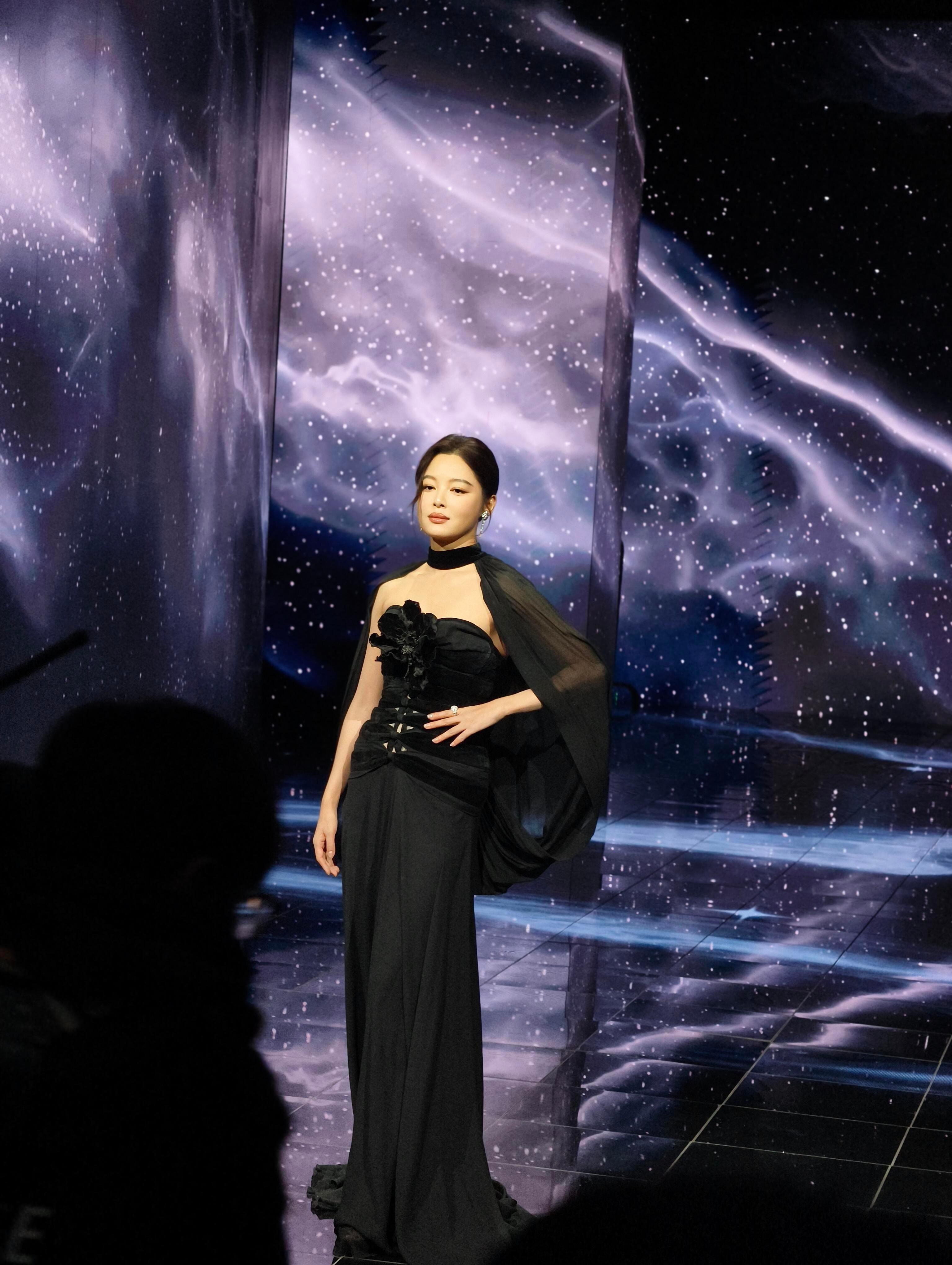 辛芷蕾太美了吧🥹🖤辛芷蕾李李回来了微博之夜红毯微博之夜2025微博之夜爆款