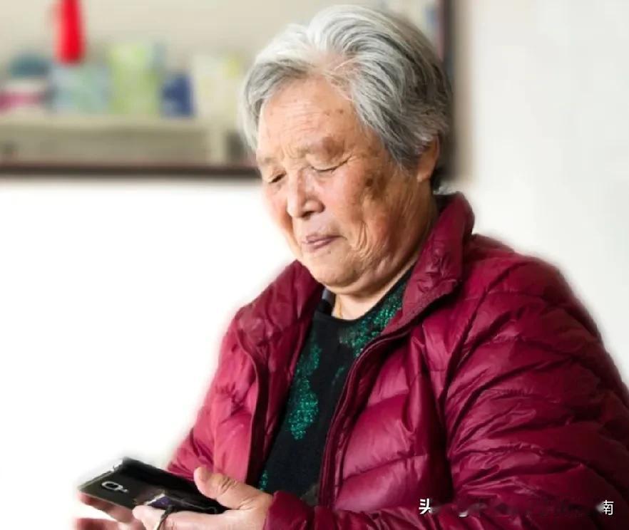 给爸妈买到合心顺意的手机。给爸妈挑手机，不在于时尚不在于贵。而是要买到方便