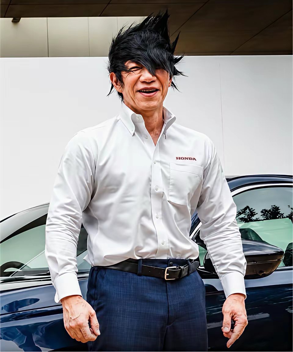 本田首席工程师大舘翔太郎的发型很特别！​很好奇，他的另外一只眼睛是如何看东西的？