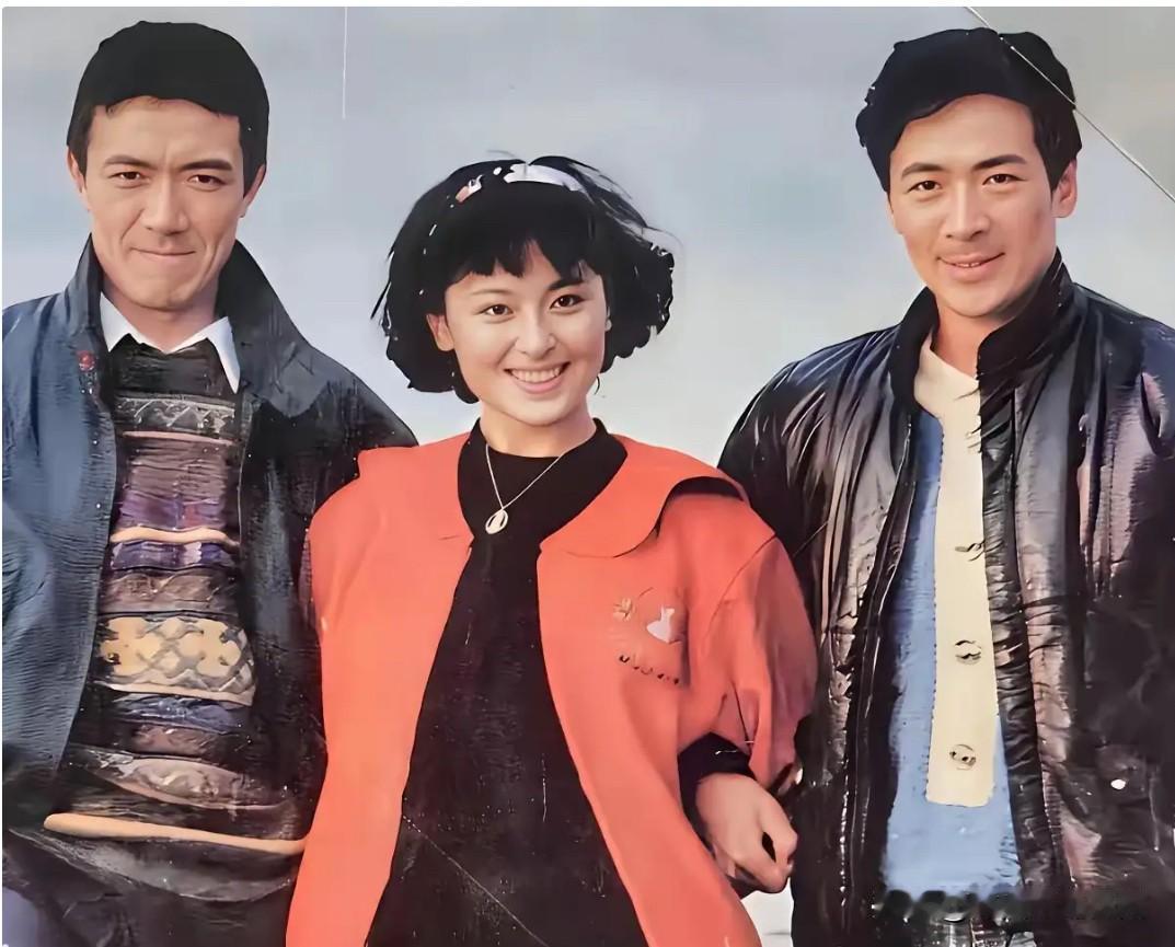 这三人是实打实的老戏骨，一人曾因出演《亮剑》中的“李云龙”而家喻户晓，一人出演9