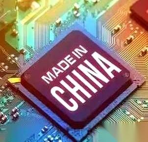 好家伙，三堂会审啊这是。美国出规则，荷兰断机器，日本掐原料。一套组合拳，想把咱