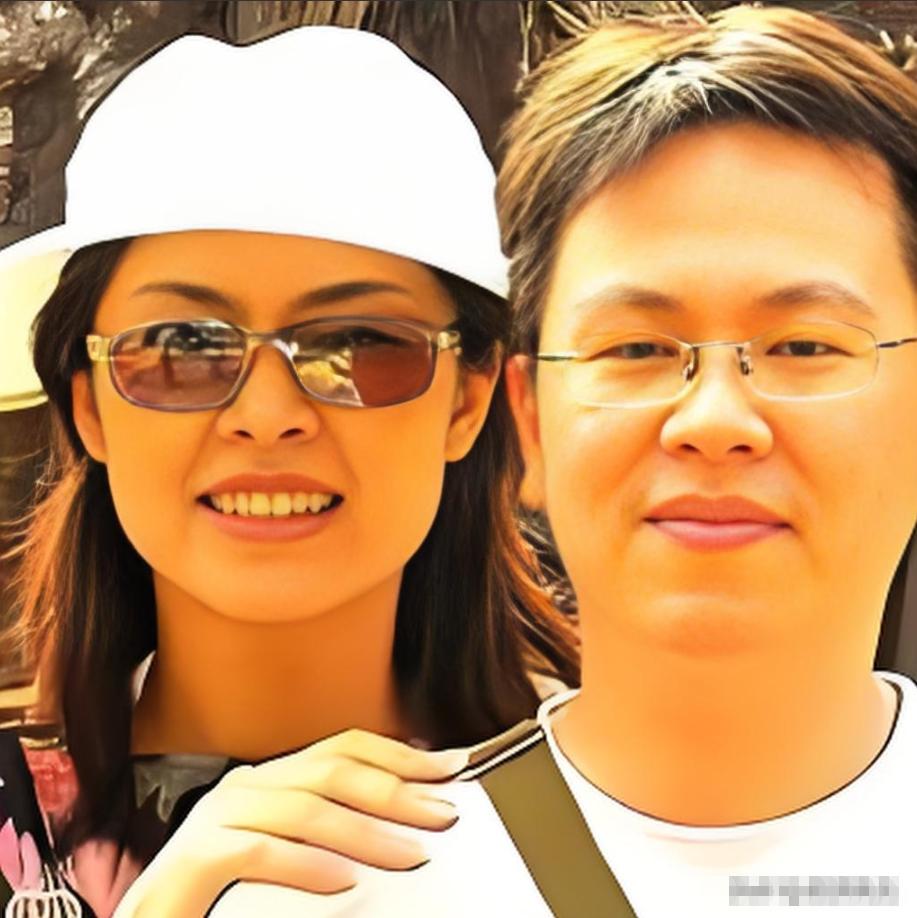 咱见过闪婚闪离的速食爱情，见过为了世俗眼光匆匆结婚的无奈，可郑丽文这事，真的打破