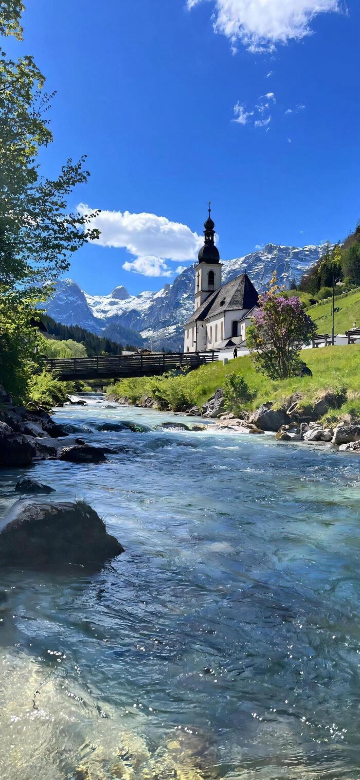 我曾问过一位男性朋友，会不会有出轨的念头，他的回答特别通透，让人瞬间清醒。他说：