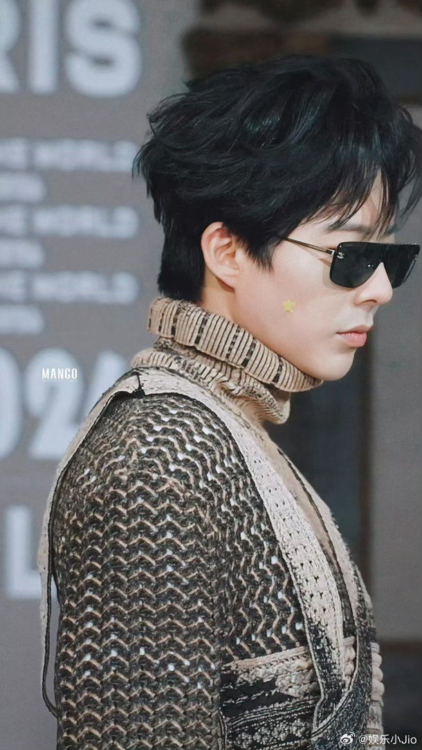 刘宇宁移动的曲库刘宇宁专业歌手的歌曲储备量专业歌手的实力在猜歌游戏里完美体现，刘