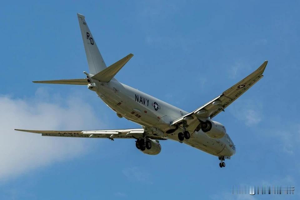 昨天美国海军一架P-8A“海神”巡逻机飞越台海他声称飞的是国际空域可我们