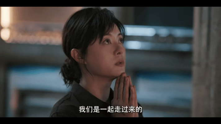 孙俪新剧一脸蛋糕哭到抽搐孙俪满脸蛋糕崩溃抽搐，把寻女母亲极致绝望演得戳心，感染力