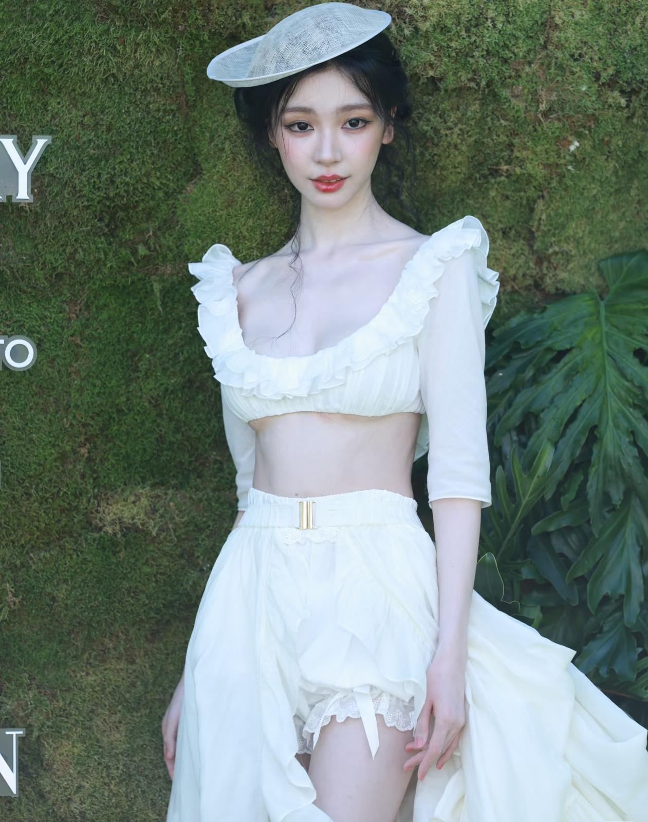 原来42岁胡彦斌早就发现了26岁的易梦玲有一个特点是他的前女友们这辈子都