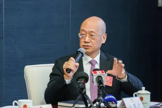 贪婪必须止步！上海两会发出了最强音：网约车抽成必须腰斩，死死钉在10%这条生死线