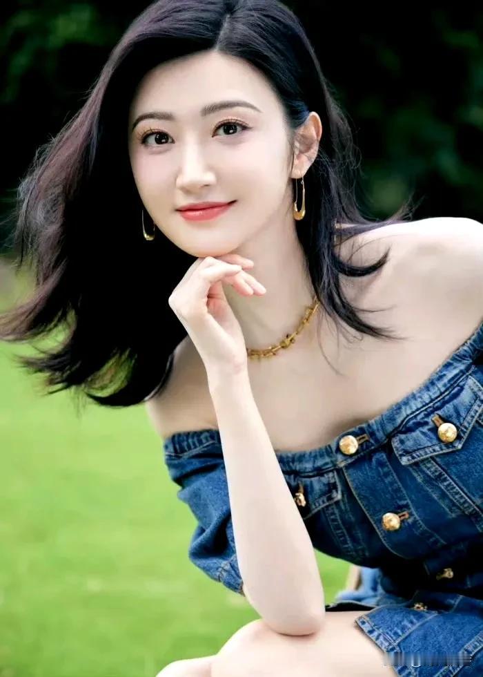 景甜，甜美值爆表的美丽女神。