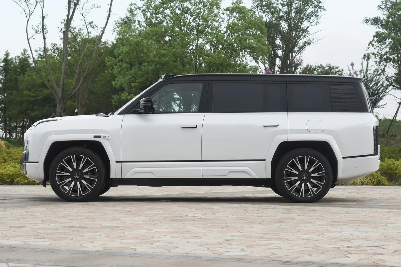 很多网友都说，新能源时代友商喜欢摸着比亚迪过河，说这话到底有没有证据？具体是摸着