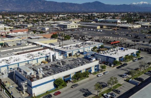 特朗普又下黑手！强制“与中国有关联公司”剥离涉美芯片资产。据消息称，当地时间1月