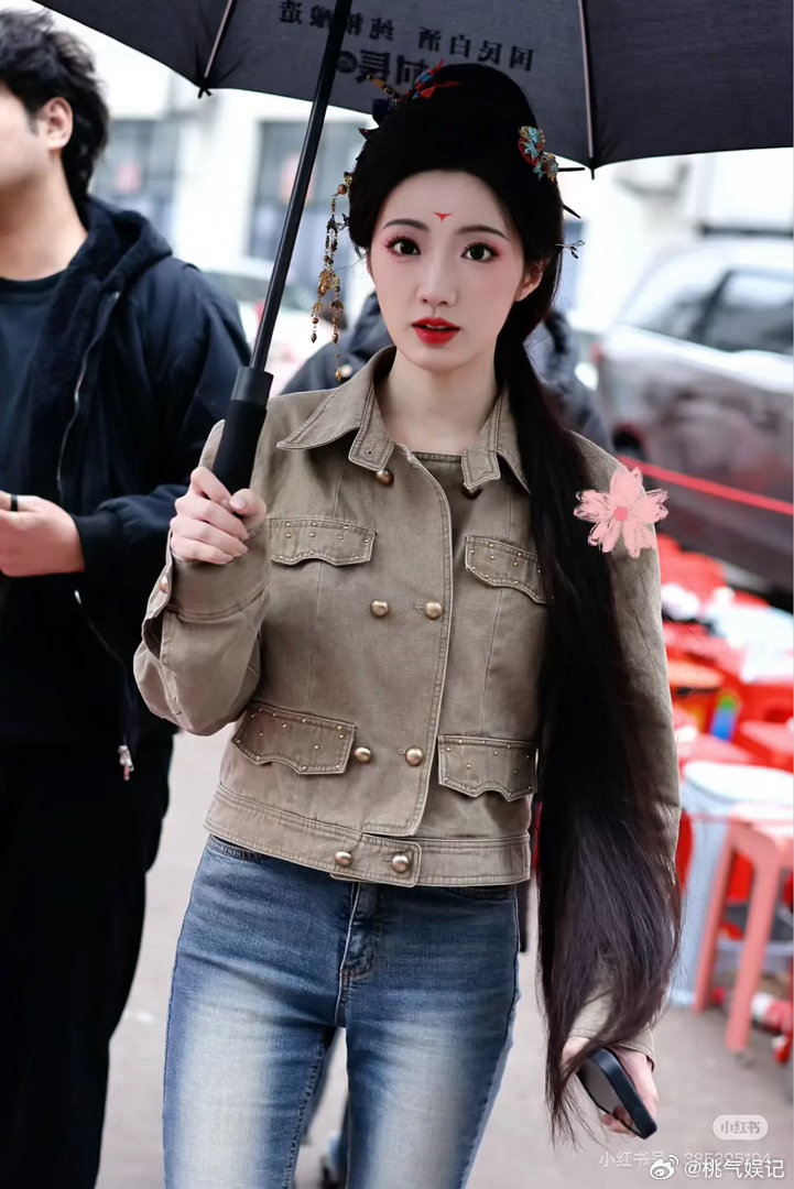 这是哪个小花，看着好奇怪