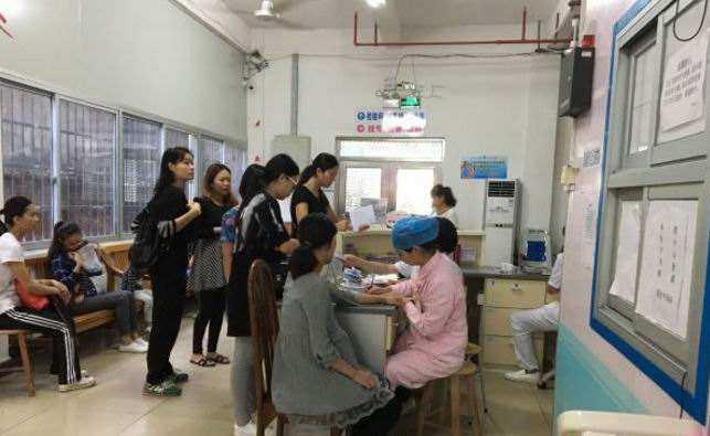 孕妇生完宝宝20分钟后, 却大出血被抢救, 医生怒骂丈夫没人性