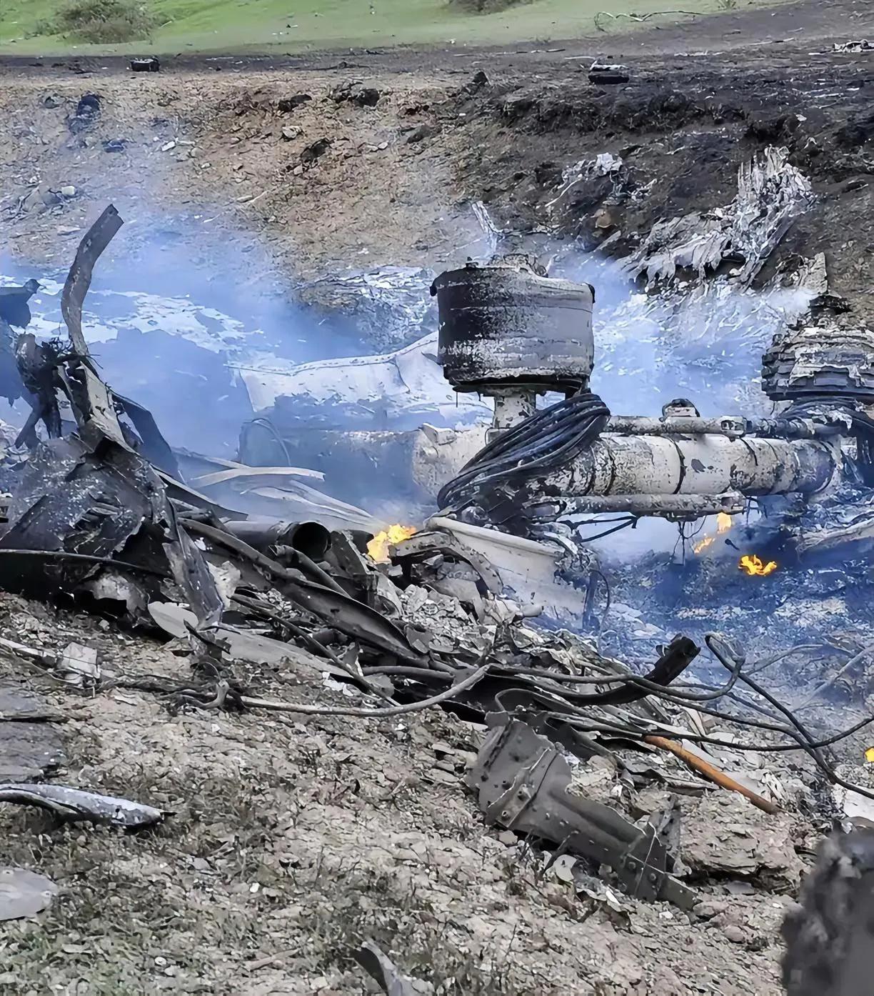 纸终究包不住火！美军在中东的神话，正在被一次次狠狠砸烂！五架美军加油机，