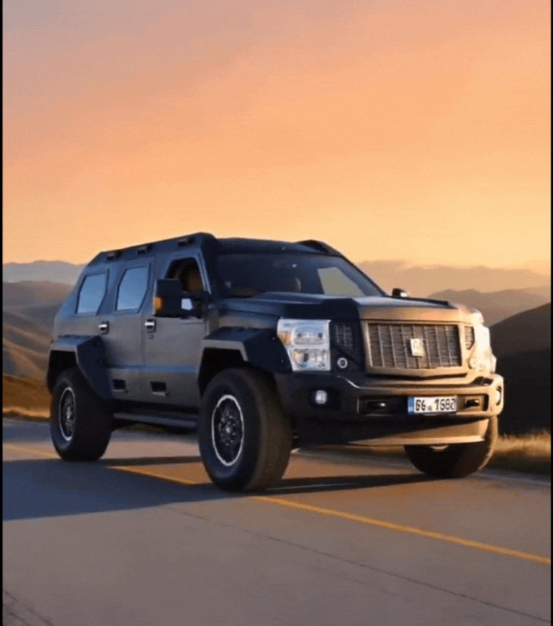 乔治·巴顿战车：装甲车身+V8动力，豪华防爆双拉满这台乔治·巴顿战车，用福特F-