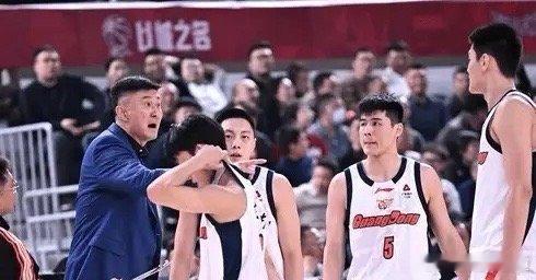 赔了夫人又折兵，广东新年第一战就反映出诸多问题！1.广东不能没有徐杰，没有徐杰的