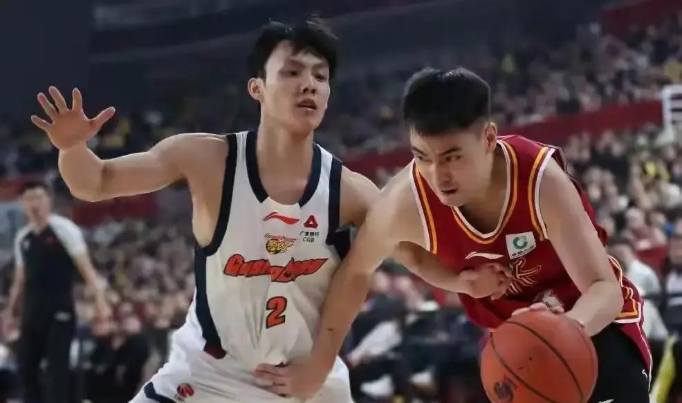 徐杰被他锁死12月9日山西打广东，贾明儒主防的15分钟里，徐杰三分5中1，