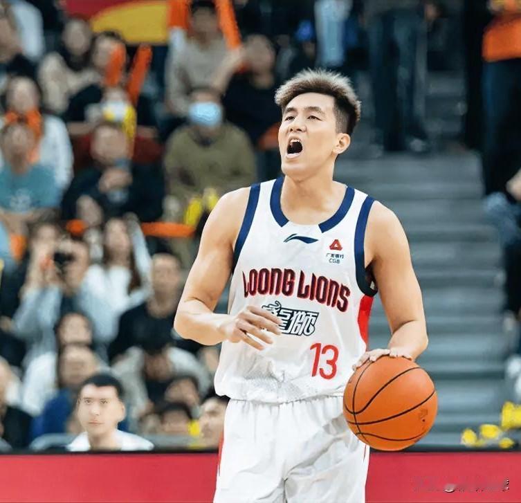 郭艾伦真是太敢说了！一点都不给杜峰面子。广东以76-93不敌广州，大比分0