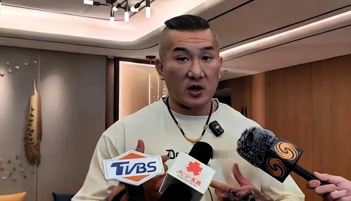 26日馆长在北京接受采访时,他想要跟台湾的人说:如果你对大陆,中国大陆抱有敌意,