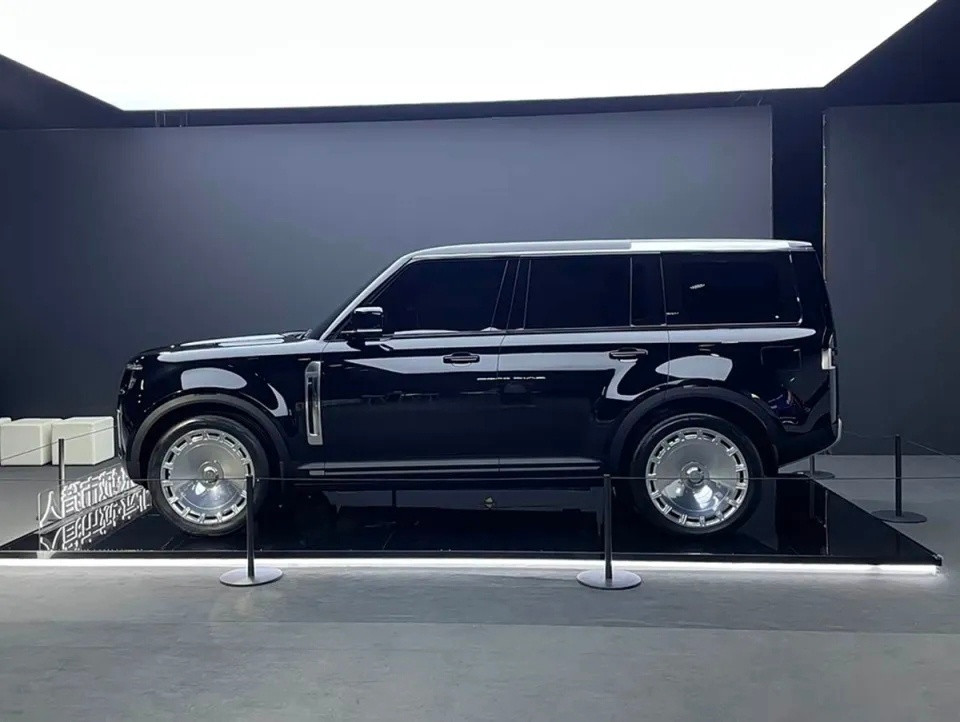 北汽城市猎人，就是中国版路虎卫士。百家车坛