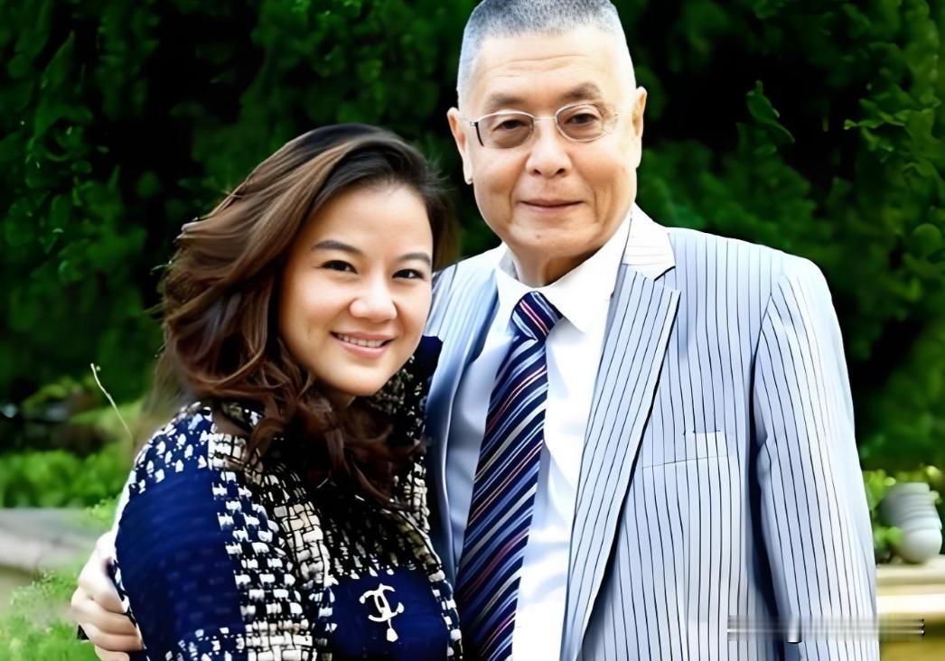 知名钢琴家历经三段婚姻，首任妻子为元帅之女，第二任是钢琴同行。他78岁三婚娶小3