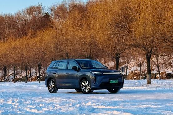 3月2日，埃安i60国民增程210马到成功版正式上市，指导价仅10.28万元！