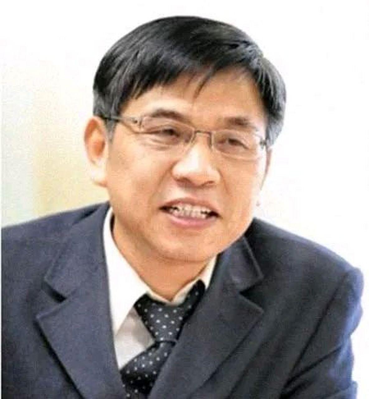 “中医不灭，天理难容？”中南大学的教授张功耀发起万人签名，要求取消中医药。2