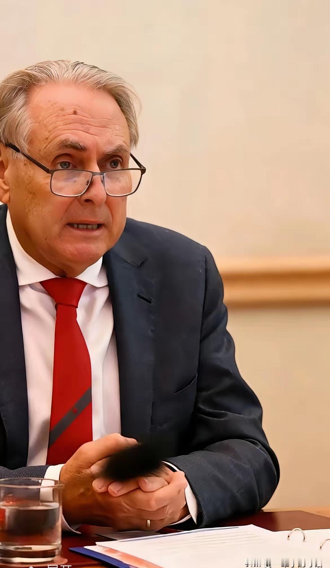 中方出手后，澳部长急了1月1日，澳大利亚贸易部长唐·法雷尔说，对中方的决定很失