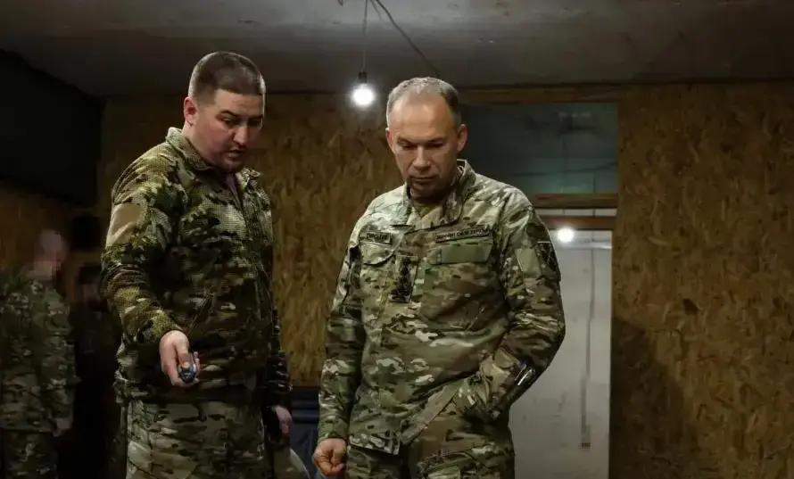 乌军现在最大的问题，其实不是想不想进攻，而是还有多少人能顶上去。乌军总司令