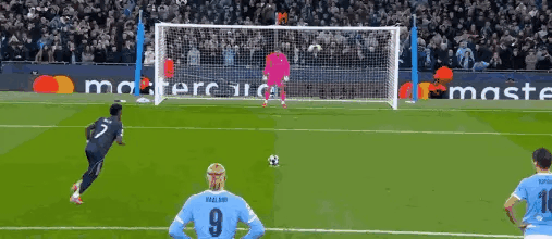 维尼休斯，这样踢下去，下周又要去领金球奖了！曼城俩败于皇马，客场被巴尔韦德羞辱