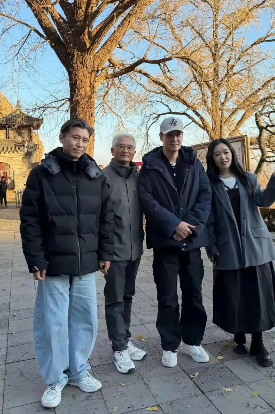 朱媛媛离世5个多月，辛柏青带着17岁女儿和好友李乃文奔赴大孤山——这哪是简单出行