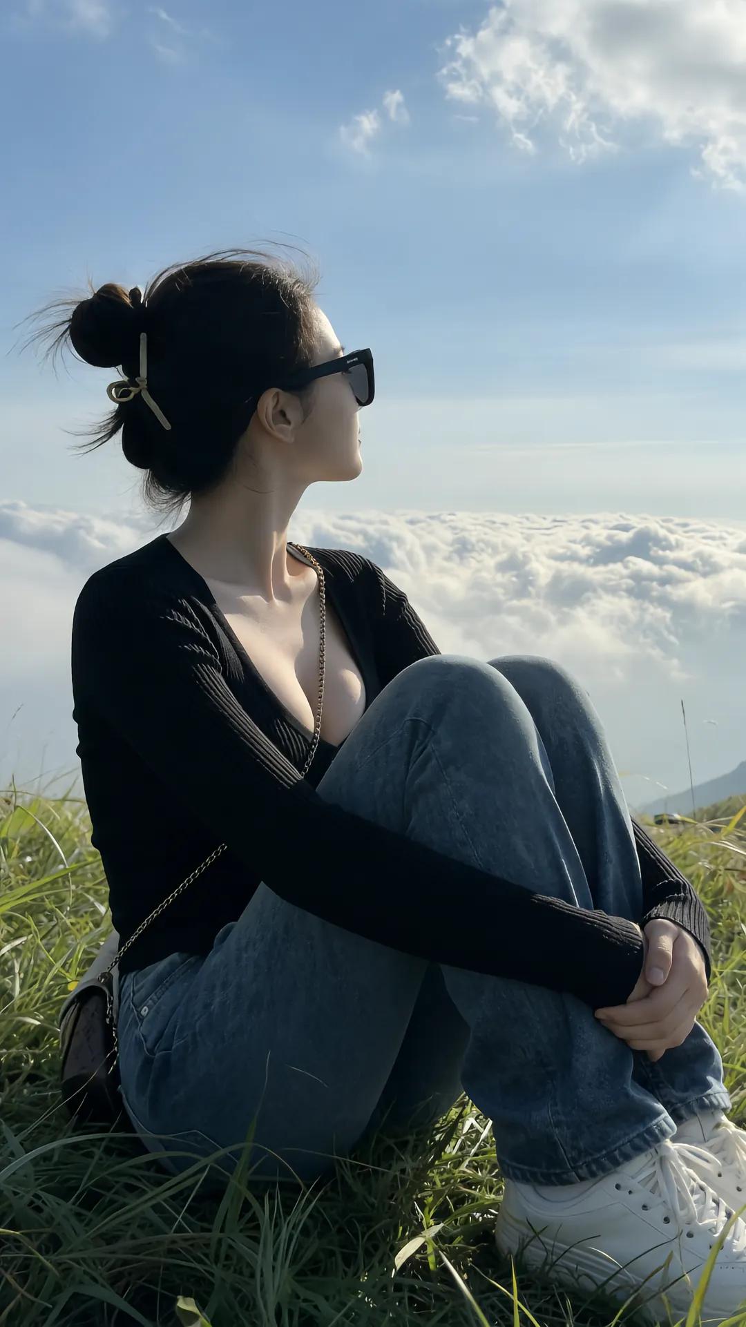 云海之上，自由自在，享受阳光与微风。